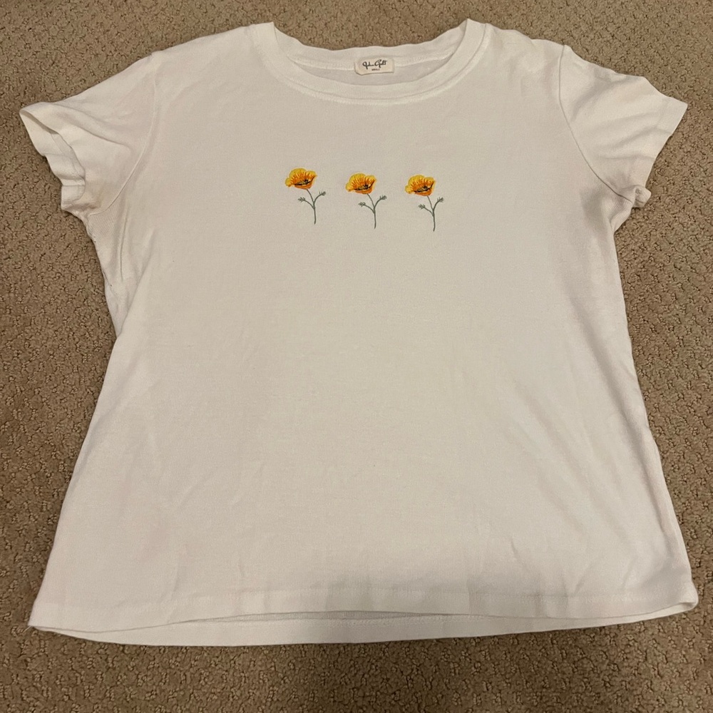 Brandy Melville Babytee with poppy embroidery